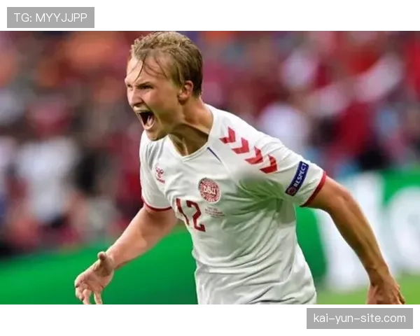 捷克前锋希克点射破门,成为首位在五大联赛打入百球的捷克球员