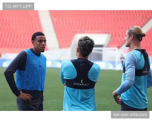 河南队古斯塔沃替补待命,拉莫斯锋线轮换寻求变化